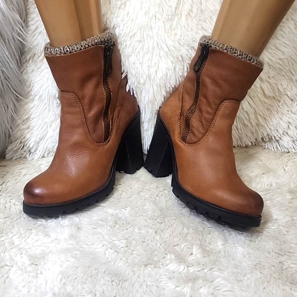 STEVE MADDEN SWEATER BOOTS - Picture 5 of 10